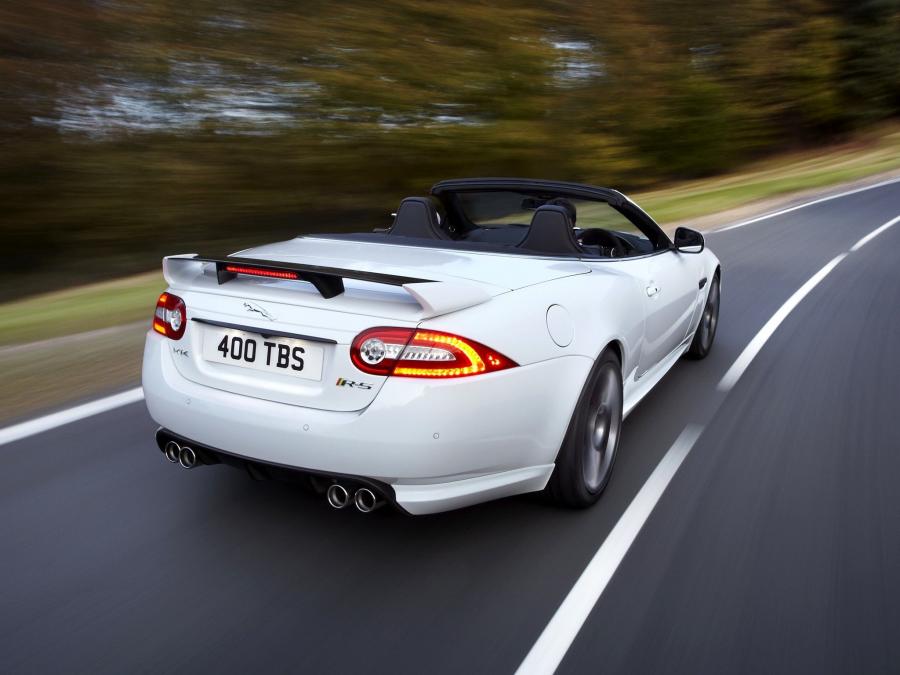  Jaguar XKR-S Convertible 2011 года  (UK) (фото 11 из 16)